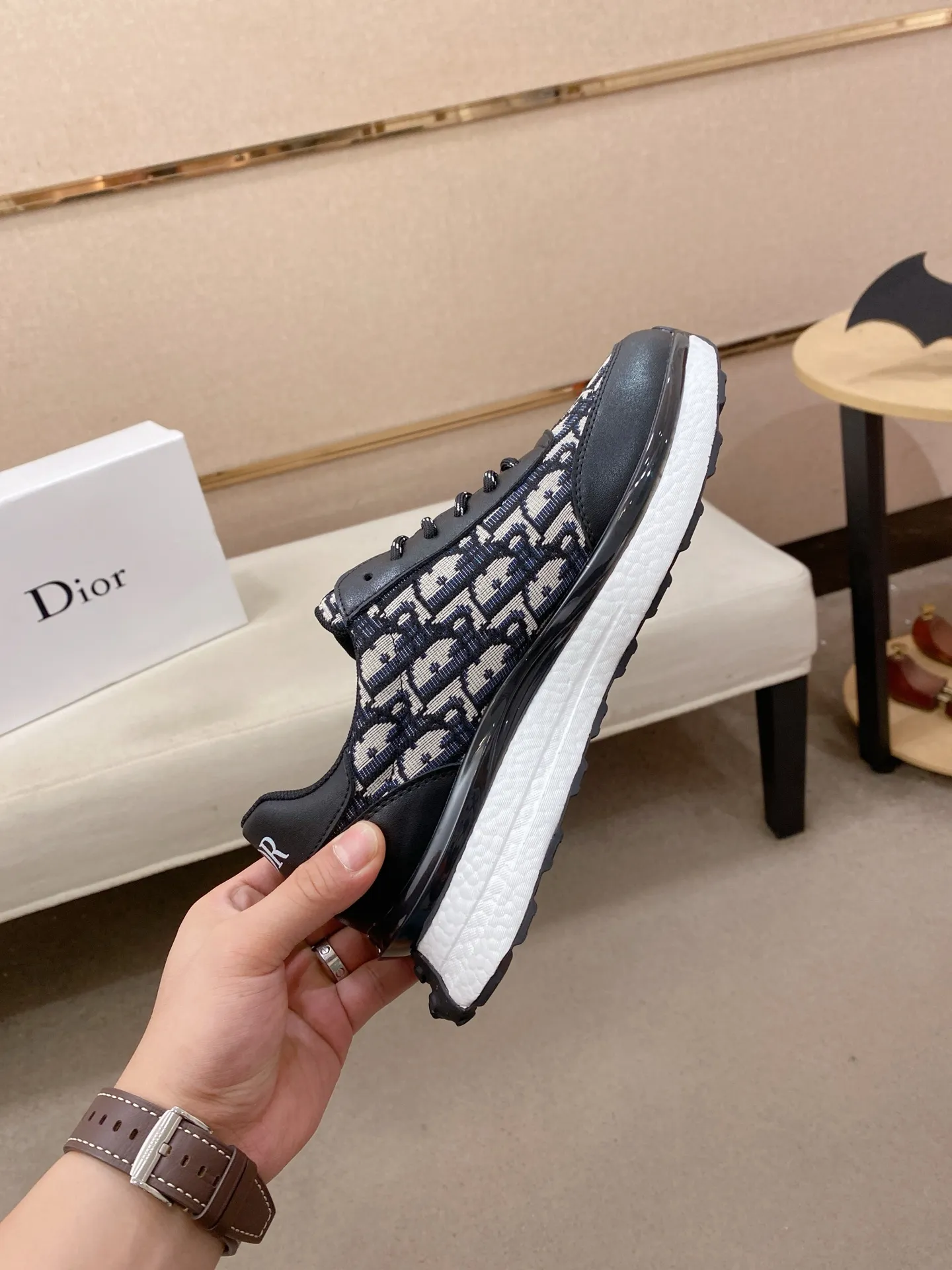 Men's shoes💰: 462💰 [Dior·Dior] New casual sports style men's shoes, new spring and summer design, perfect workmanship, lace-up style to create wardrobe quality, upper: imported first-layer cowhide, sheepskin lining is soft and comfortable, ultra-light TPU wear-resistant outsole, simple, versatile fashion men's shoes, excellent color code number 38--44. Can be customized 45 non-returnable